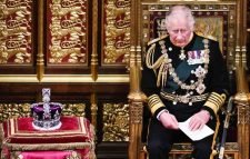 মৃতদের সম্পদ থেকে গোপনে লাভবান ব্রিটিশ রাজা : দ্য গার্ডিয়ান