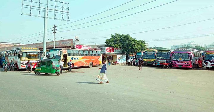 অবরোধের কারণে দুর্ভোগে দূরপাল্লার যাত্রীরা