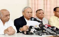 ‘দুর্জয়’ সাহস নিয়ে নেতাকর্মীদের রাস্তায় নামার আহবান রিজভীর