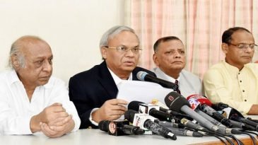 ‘দুর্জয়’ সাহস নিয়ে নেতাকর্মীদের রাস্তায় নামার আহবান রিজভীর