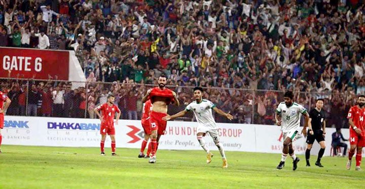 অসাধারণ ফুটবল উপহার দিয়ে ১ পয়েন্ট ছিনিয়ে নিলো বাংলাদেশ