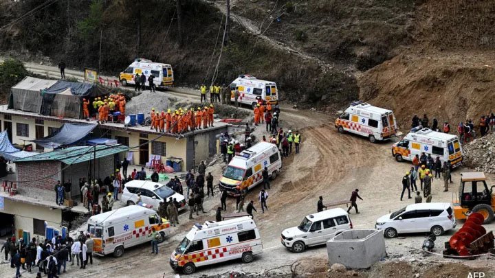 ভারতে টানেল থেকে অবশেষে উদ্ধার হলেন ৪১ শ্রমিক