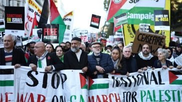 লন্ডনে ফিলিস্তিনিদের সমর্থনে ৩ লাখ মানুষের মিছিল