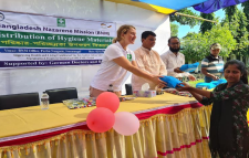 শ্রীমঙ্গলে স্যানিটারি ন্যাপকিন বিতরণ