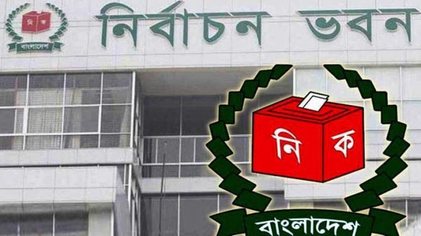 দুই হেভিওয়েট প্রাথীসহ ৪টি আসনে ৩২ জনের মনোনয়ন দাখিল