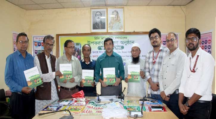 শ্রীমঙ্গলে রিডিং এন্ড রাইটিং হসপিটালে উপকরণ বিতরণ করলো আলোয় আলো প্রকল্প