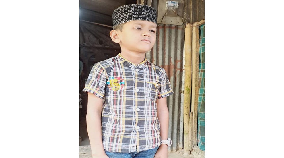 জুড়ীতে নিরাপত্তা বেষ্টনী না থাকায় নির্মাণ যন্ত্র মাথায় পড়ে শিক্ষার্থী আ হ ত