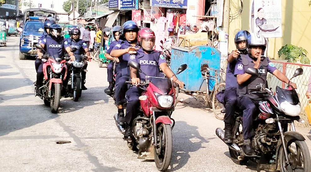 অবরোধ না শ ক তা ঠেকাতে মাঠে পুলিশের টহল