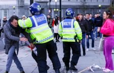 ফিলিস্তিন ইস্যুতে পাল্টাপাল্টি বিক্ষোভ, লন্ডনে আটক ১২০