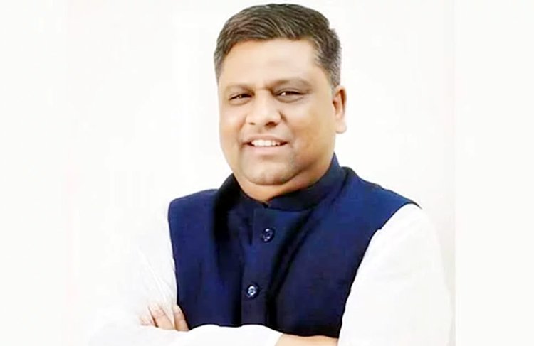 সিসিক মেয়র আনোয়ারুজ্জামান এখন লন্ডনে