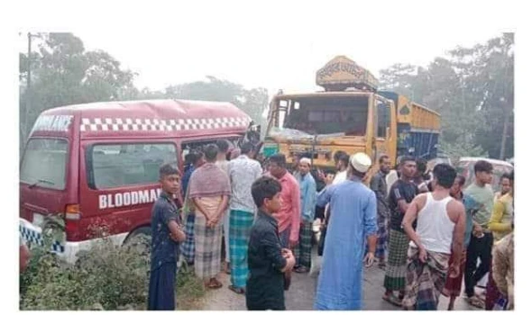 শ্রীমঙ্গল থেকে ফেনিতে লাশ পৌছাতে গিয়ে এম্বুলেন্স চালক নিজেই লাশ হয়ে ফিরলেন
