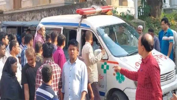 মৌলভীবাজারে কোট চলাকালীন আইনজীবীর সহকারীর মৃত্যু