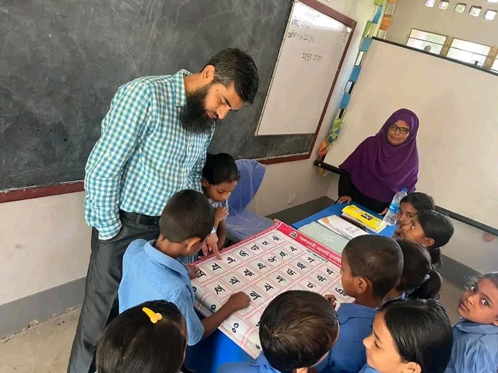 সদর উপজেলা এ.ইউ.ই.ও আহাম্মেদ আলীর সরদারবাড়ী সরকারি প্রাথমিক বিদ্যালয় পরিদর্শন