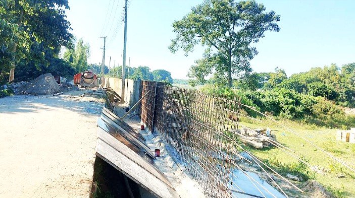 মৌলভীবাজারে পাউবো’র কাজে ধীরগতি:সীমান্তে ব্লকের কাজ বিএসএফ’র বাধায় বন্ধ