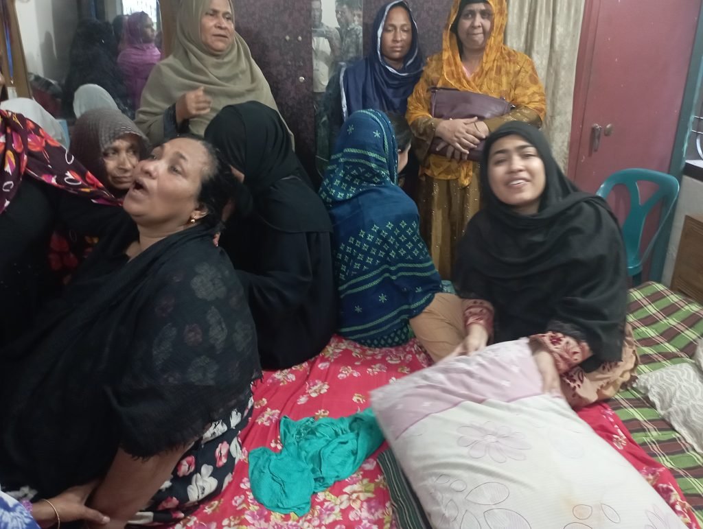 মৌলভীবাজারে মা’র কোল থেকে কেড়ে নিয়ে মা’র কোলে লাশ ফেরৎ দিলো : নিহতের পরিবারে চলছে আহাজরি