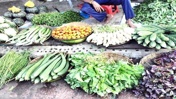 শ্রীমঙ্গলে সবজির দাম কমলেও: বেড়েছে বহু পণ্যের দাম