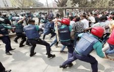 রিজভীর মিছিলে পুলিশের লাঠিচার্জের অভিযোগ