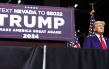 ট্রাম্পকে নির্বাচনের অযোগ্য ঘোষণা