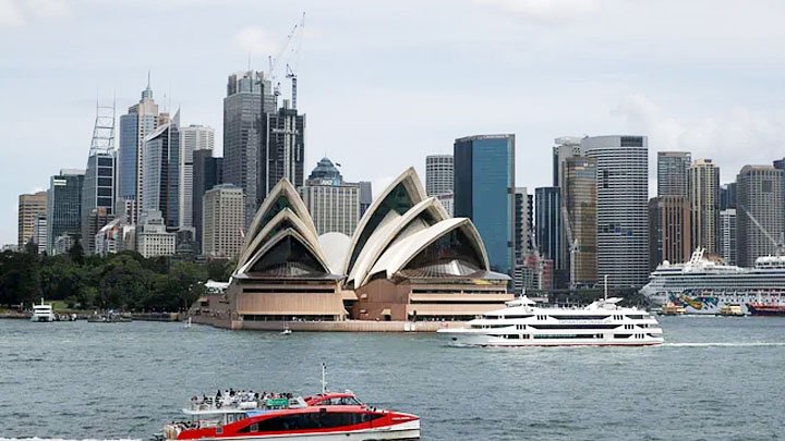 অভিবাসী গ্রহণ অর্ধেকে নামাবে অস্ট্রেলিয়া