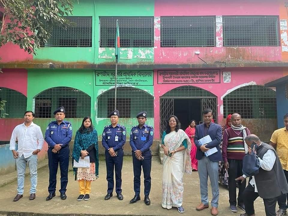 মৌলভীবাজারের দ্বাদশ সংসদ নির্বাচন উপলক্ষে ভোট কেন্দ্র পরিদর্শন