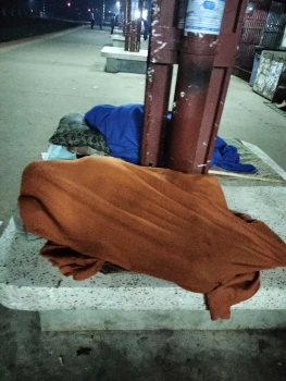 শ্রীমঙ্গলে ﻿তীব্র শীতে দুর্ভোগ বেড়েছে ছিন্নমূল মানুষের