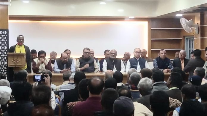 জেলা আওয়ামী লীগের অধিকাংশ নেতারা জিল্লুর রহমানের বিরুদ্ধে অবস্থান