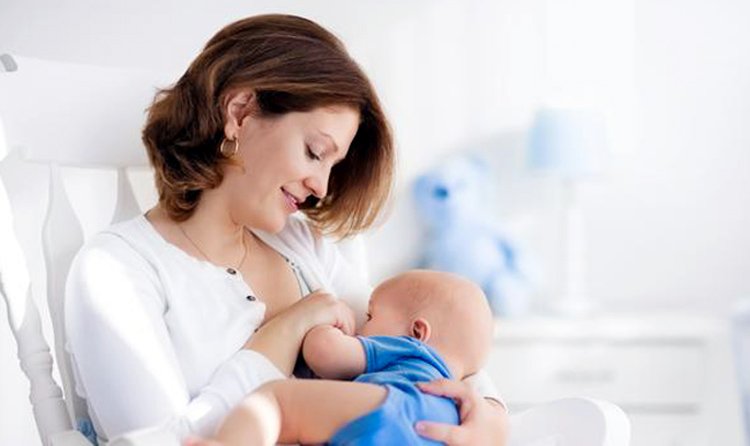 শিশুদের মায়ের দুধই সর্বোচ্চ পুষ্টিকর ও নিরাপদ খাবার