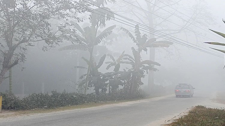 ‘ঝুঁকিপূর্ণ’ আজ ঢাকার বাতাস প্রথম স্থানে রয়েছে ৪৪০ স্কোর নিয়ে