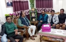 কারাবন্দী নেতাকর্মীদের বাসায় তারেক রহমানের উপহার পৌঁছে দিল যুবদল