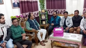 কারাবন্দী নেতাকর্মীদের বাসায় তারেক রহমানের উপহার পৌঁছে দিল যুবদল