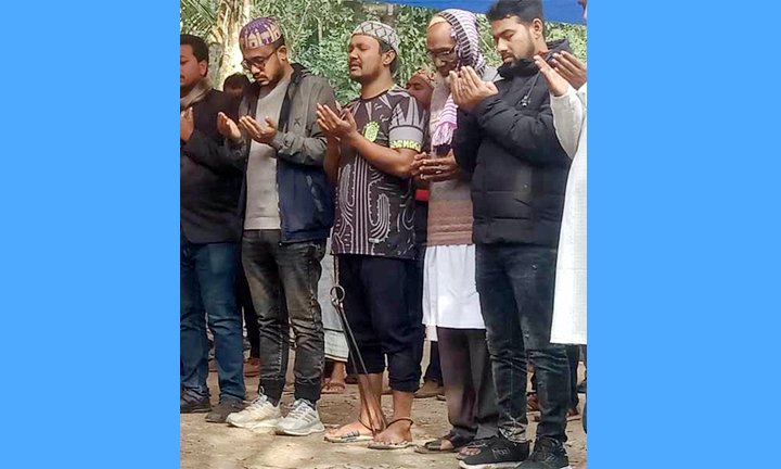 ডান্ডাবেড়ি পায়ে বাবার জানাজায় ছাত্রদল নেতা