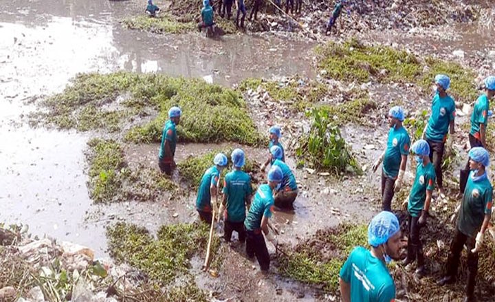 ৬০০ স্বেচ্ছাসেবক নিয়ে নদী পরিষ্কারে ব্যারিস্টার সুমন