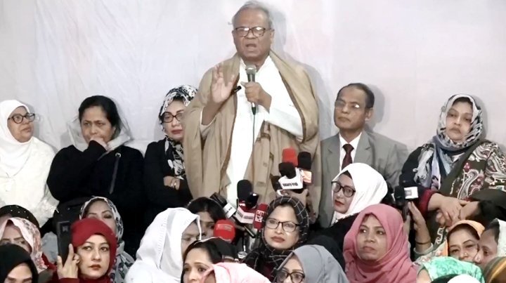 খালেদা জিয়ার মানবিক অধিকার কেড়ে নেওয়া হয়েছে: রিজভী