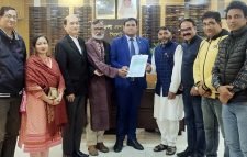 কবি নজরুল অডিটোরিয়াম সংস্কারের দাবিতে স্মারকলিপি