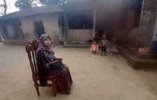 কমলগঞ্জে বিয়ের দাবিতে প্রেমিকের বাড়িতে প্রেমিকার অনশন