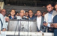 খালেদা জিয়া অনেকটা সুস্থ বোধ করছেন: ডা জাহিদ