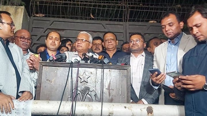 খালেদা জিয়া অনেকটা সুস্থ বোধ করছেন: ডা জাহিদ