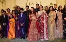 আমির কন্যার বিবাহোত্তর সংবর্ধনা অনুষ্ঠানে তারার মেলা