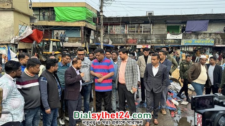 রমজানের আগেই ‘হকার সমস্যা’র সমাধান: মেয়র আনোয়ারুজ্জামান