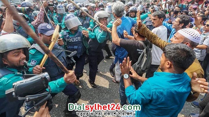 গণতন্ত্র মঞ্চের মিছিলে পুলিশের লাঠিচার্জ