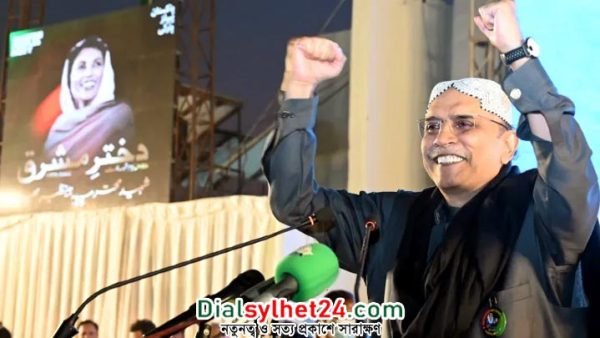 দ্বিতীয়বার পাকিস্তানের প্রেসিডেন্ট হলেন আসিফ আলি জারদারি