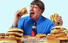 ৫০ বছরে ৩৪ হাজার বার্গার খেয়ে বিশ্ব রেকর্ড