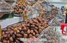রোজার আগে আরব আমিরাতে খেজুরের দাম কমে অর্ধেক