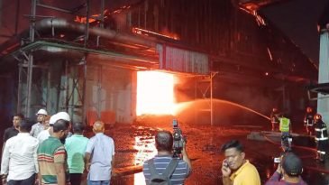 এস আলমের কারখানায় আগুনে পুড়লো এক লাখ টন চিনি