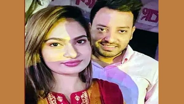 ছাত্রলীগ সভাপতি ইকবাল হাসানের বাড়িতে বিয়ের দাবিতে ‘টিকটকার’ তরুণী শিমরান সাদিয়া