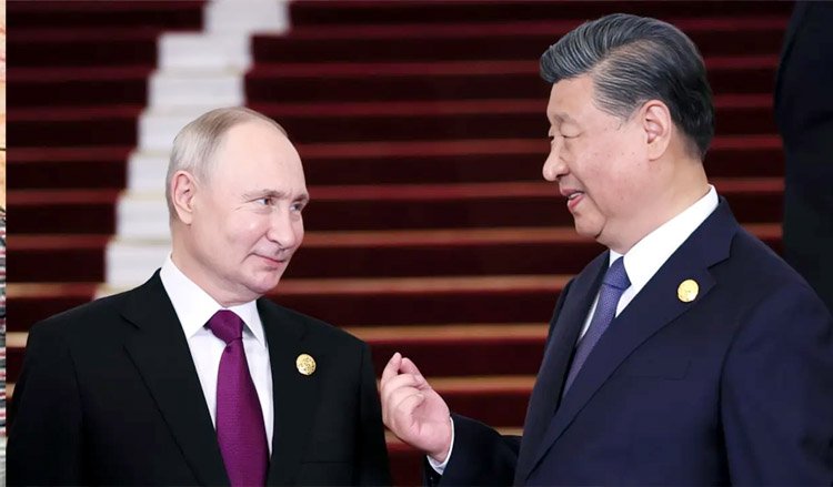 ভ্লাদিমির পুতিন ফের প্রেসিডেন্ট হয়ে, বিদেশ সফরে চীন প্রেসিডেন্ট শি জিনপিং বেইজিংয়ে সাথে সাক্ষাত