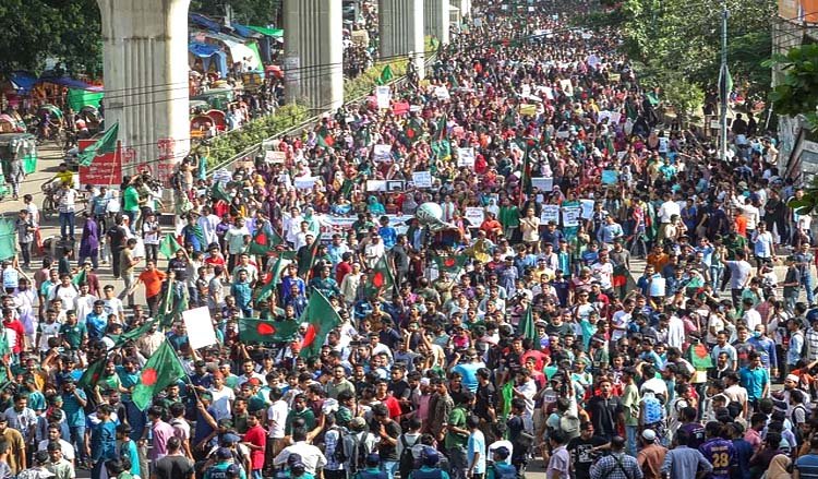 অন্তর্বর্তী সরকারের ১১ মাস পার হলেও পরিস্থিতি এখনো উত্তপ্ত