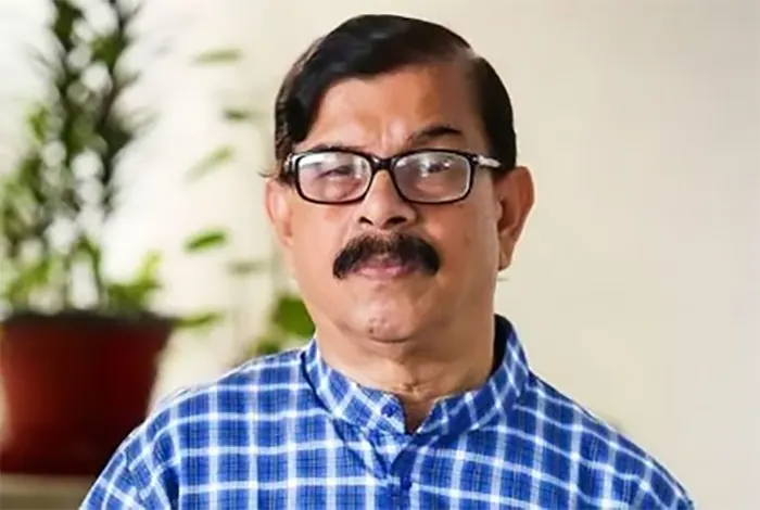 হাসপাতালে ভর্তি মান্না