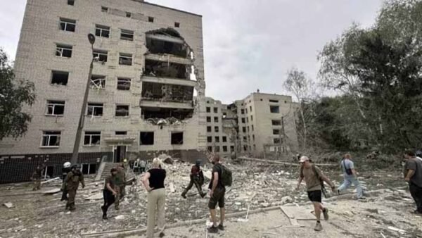 রুশ ক্ষেপণাস্ত্র হামলায় ইউক্রেনে নিহত ৫১