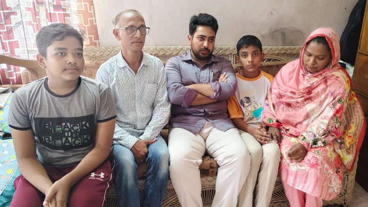 শহিদদের জন্য আমরা স্বাধীনভাবে কথা বলতে পারছি: তথ্য উপদেষ্টা